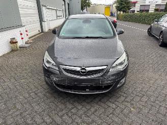 uszkodzony samochody osobowe Opel Astra 1.6 Turbo Cosmo Automaat 2012/6