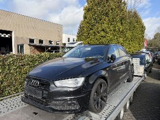 krockskadad bil auto Audi A3 1.6 TDI Adrenalin 2016/7