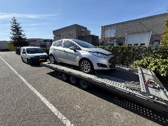 Auto incidentate Ford Fiesta 1.0 EcoBoost Candy Blue Edition 2016/7