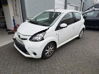 skadebil auto Toyota Aygo 1.0 VVT-i Aspiration 2012/12