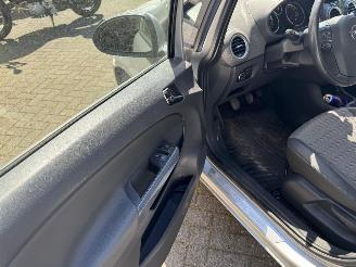 Opel Corsa 1.4-16V Cosmo picture 9