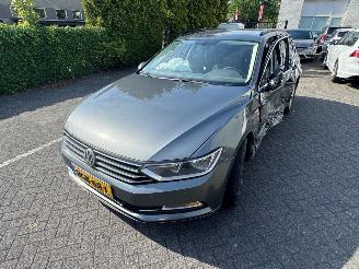 Voiture accidenté Volkswagen Passat 1.4 TSI Connected Series 2016/12