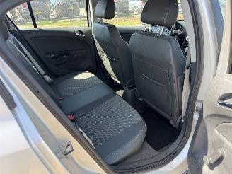 Opel Corsa 1.2 16V 111 Edition Automaat picture 12