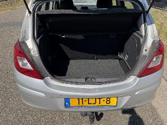 Opel Corsa 1.2 16V 111 Edition Automaat picture 9