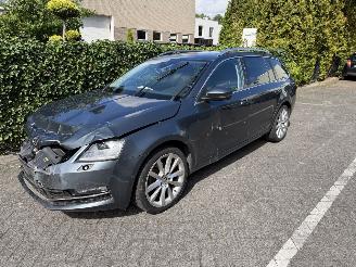 Voiture accidenté Skoda Octavia 1.0 TSI Greentech Style Business search 2018/1