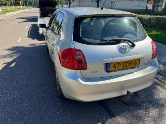 Toyota Auris 2.2 D-4D Executive picture 2