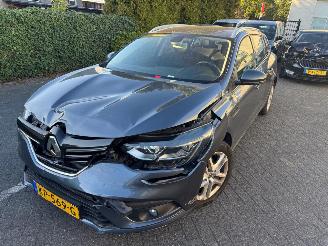 Voiture accidenté Renault Mégane 1.2 TCe Zen 2016/11