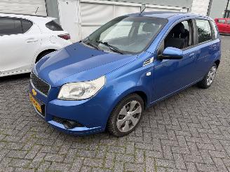damaged passenger cars Chevrolet Aveo 1.2 16V LS Airco 2010/8