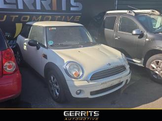 Vrakbiler auto Mini One Mini (R56), Hatchback, 2006 / 2013 1.4 16V One 2009/7