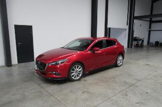 damaged passenger cars Mazda 3 SEDAN 2018/4