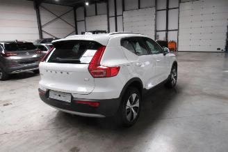 Volvo XC40 MOMENTUM picture 5
