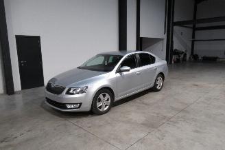krockskadad bil auto Skoda Octavia AMBITION 2017/6