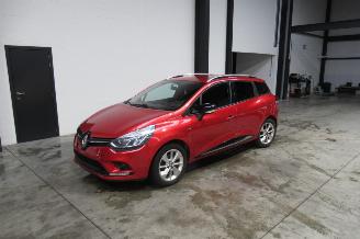 krockskadad bil auto Renault Clio GRANDTOUR 2017/8