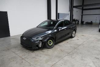 Unfallwagen Audi A3 BERLINE 2023/7