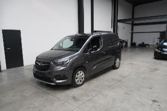 krockskadad bil bedrijf Opel Combo CAMIONETTE 2021/5