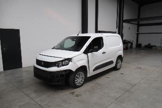 krockskadad bil bedrijf Peugeot Partner CAMIONETTE 2021/4