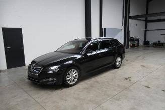skadebil auto Skoda Superb BREAK 2021/11
