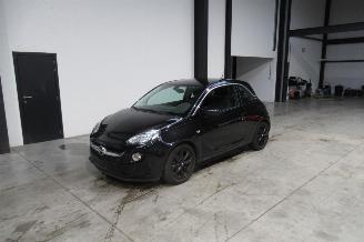 Schadeauto Opel Adam SEDAN 2017/9