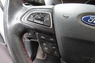 Ford EcoSport ST-LINE picture 18