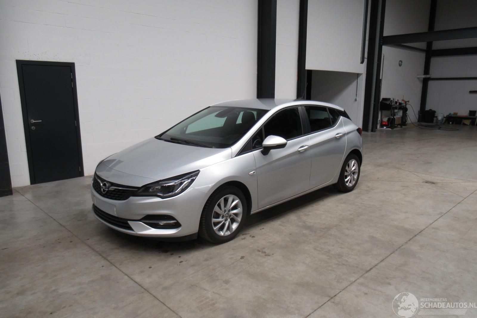 Opel Astra SEDAN