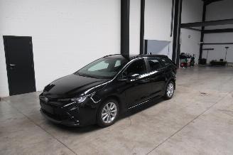 damaged passenger cars Toyota Corolla BREAK 2023/8