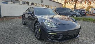 Coche accidentado Porsche Panamera 4E-Hybride*Platinium*Panoramaschuifdak*Luchtvering*HeadUp*Sport Chrono Paket Plus*Ambiente*Bose Soundsystem*ACC*Camera Surround View* 2022/10