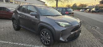 krockskadad bil auto Toyota Yaris Cross 1.5L Hybride Automaat*LED*Camera*KeylessGo*Stoelverwarming*DAB*Airco* 2023/6