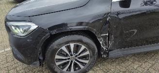 Mercedes GLA 180 Benzine *Automaat*LED*Airconditioning*DAB*Comfortstoelen*Camera*Parkeer pakket* picture 3