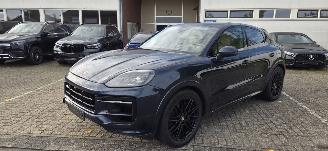 Vaurioauto  passenger cars Porsche Cayenne  2024/9