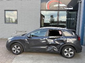 Damaged car Kia Niro KIA NIRO HYBRIDE 2019 2019/7