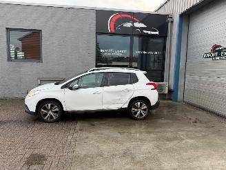Unfallwagen Peugeot 2008 Peugeot 2008 1.6d 2015 2015/10