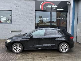 Damaged car Audi A3 AUDI A3 2.0D DSG 2021 2021/8