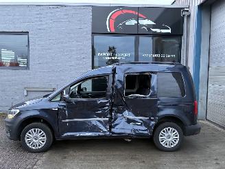 krockskadad bil auto Volkswagen Caddy VW CADDY ROLSTOEL 1.2TSI 2017 2017/10