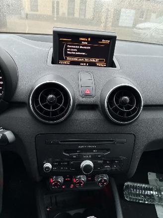 Audi A1 AUDI A1 1.6TDI DSG 2013 picture 14