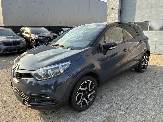 Vaurioauto  passenger cars Renault Captur RENAULT CAPTUR 1.5D AUTOMAAT 2015 2015/5