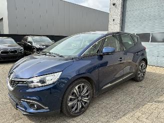 Vaurioauto  passenger cars Renault Scenic RENAULT SCENIC 1.5D 2017 2017/9