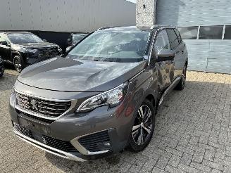 Coche accidentado Peugeot 5008 PEUGEOT 5008 1.5D 2019 2019/7