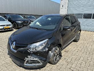 uszkodzony samochody osobowe Renault Captur RENAULT CAPTUR 0.9TCE 2017 2017/4