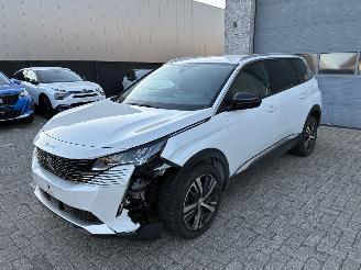 Voiture accidenté Peugeot 5008 PEUGEOT 5008 1.5D 2022 7 ZIT 2022/2