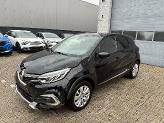 Voiture accidenté Renault Clio RENAULT CAPTUR 1.5D 2018 2018/6