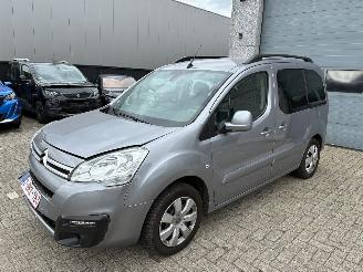 Vaurioauto  passenger cars Citroën Berlingo CITROEN BERLINGO 1.2I 2017 2017/4