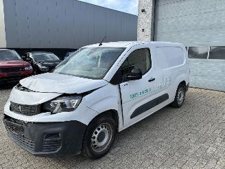 Vaurioauto  passenger cars Peugeot Partner Peugeot e-Partner 2023 2023/1