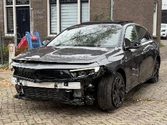 damaged passenger cars Opel Astra hybrid 1.6 ULTIMATE 132 kw AUTOMAAT NEW MODEL 2023/1