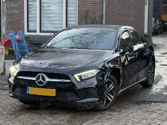 Damaged car Mercedes A-klasse A180 Benzine automaat sfeerverlichting 2020/1