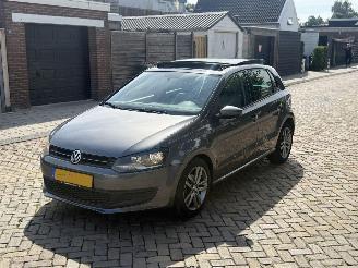 krockskadad bil auto Volkswagen Polo 1.6 TDI PANO DSG 2011/1