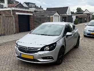 damaged passenger cars Opel Astra 1.4 Online Edition 2017/1