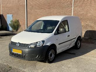damaged passenger cars Volkswagen Caddy 1.6 TDI L1 H1 2015/1