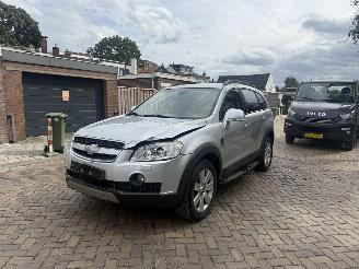Chevrolet Captiva 2.0 VCDI Executive grijs kenteken picture 2
