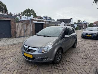 uszkodzony samochody osobowe Opel Corsa 1.2-16V \'111\' Edition 2010/1