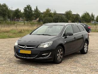 krockskadad bil auto Opel Astra 1.6 cdti edition SPORTS TOURER 2016/1